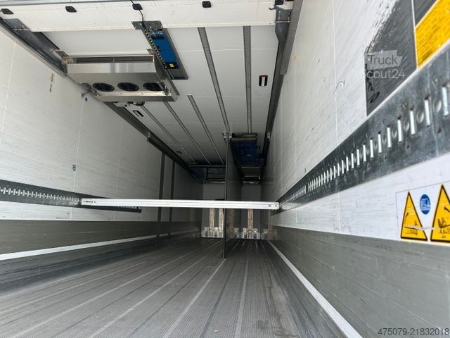 Standard SZM VOLVO FM 380 / Schmitz / 3 Kammer / Carrier ICELAND