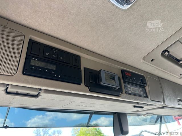 Standard SZM VOLVO FM 380 / Schmitz / 3 Kammer / Carrier ICELAND