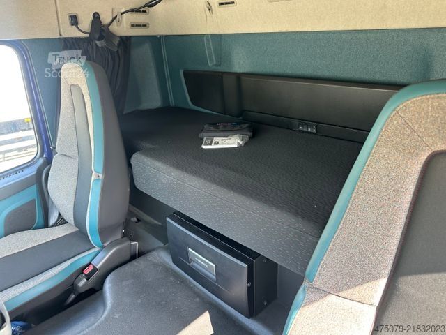 Semi-remorque frigorifique SCHMITZ CARGOBULL SCB 2 / Carrier ICELAND / Elektro / 3 x Kammer