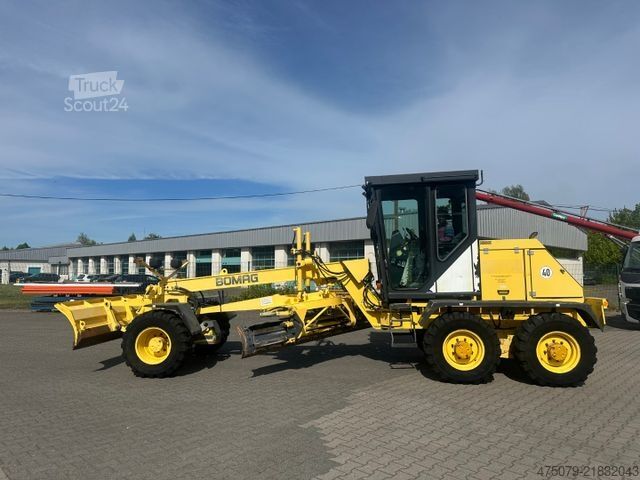 Silniční grejdr BOMAG BG 110 TA-2 / 6x6 Allrad