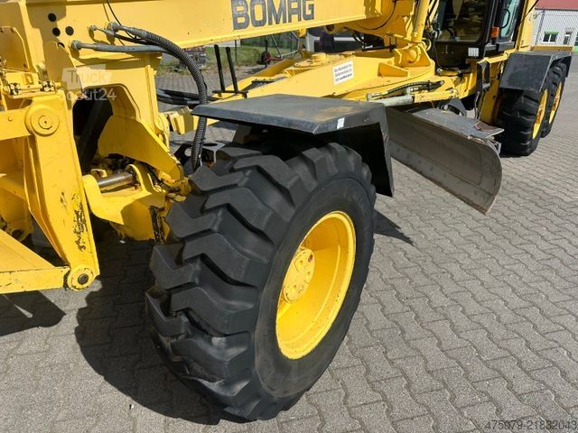Silniční grejdr BOMAG BG 110 TA-2 / 6x6 Allrad