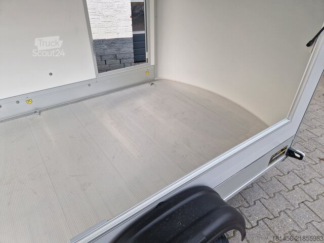 κλειστό ρυμουλκούμενο trailershop Debon Roadster 500 Seitenklappe direkt
