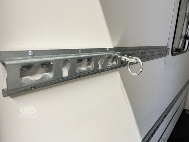 Kofferanhänger Blyss F2030HTD Rampe Tür 2 Fenster Kofferanhänger