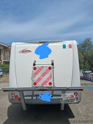 Autorulotă semi-integrată PLA SY69