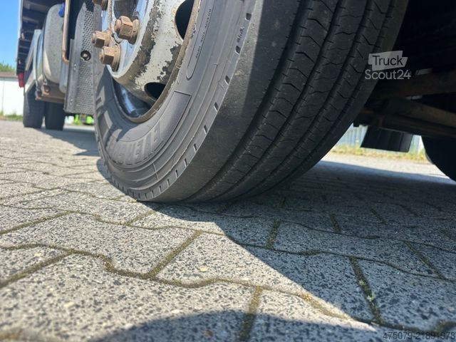 Vrachtwagen met bakwagen IVECO Euro Cargo ML120E280 / 1 x Liege
