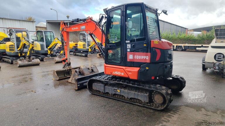 Minibagger < 7t Kubota U50.5 S with 3 excavator buckets