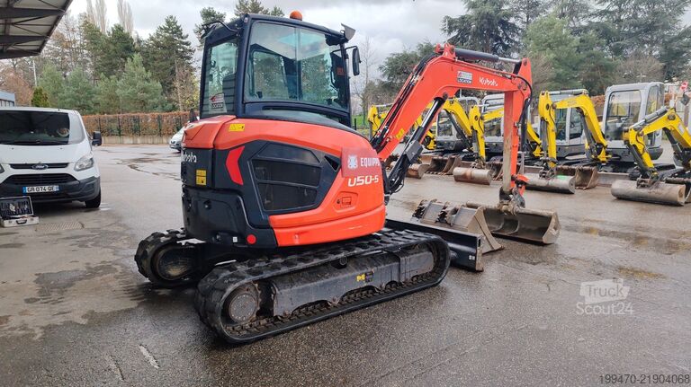 Minibagger < 7t Kubota U50.5 S with 3 excavator buckets