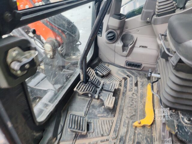 Minibagger < 7t Kubota U50.5 S with 3 excavator buckets
