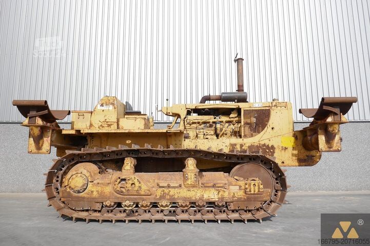 Cauruļu slānis Caterpillar D8K Pipe carrier