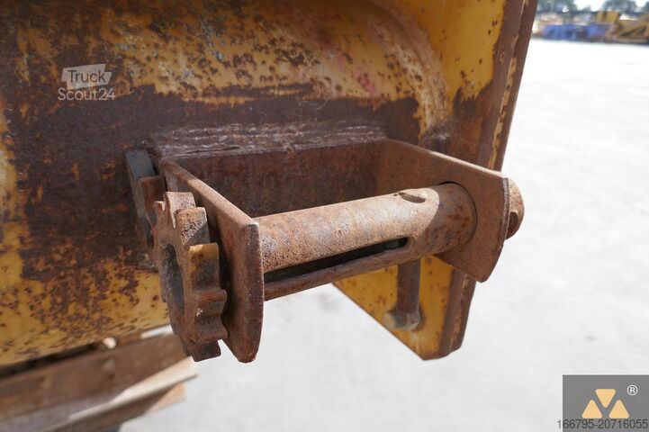 Cauruļu slānis Caterpillar D8K Pipe carrier