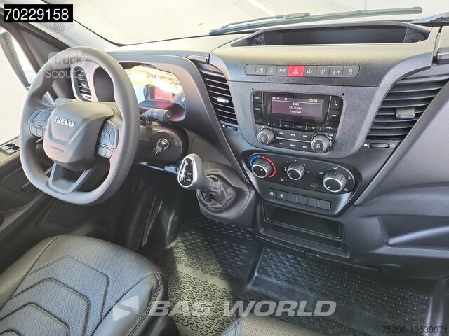 Kör till staden. Iveco Daily 35S16 Automaat Black Edition L2H2 Airco C...