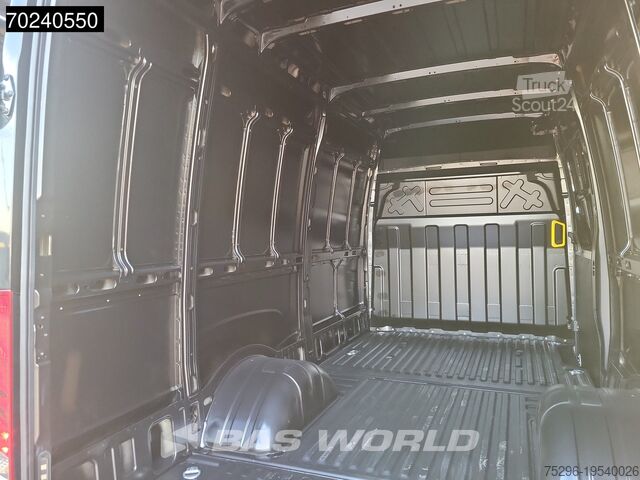 Lane assist. Driver attention warning. Iveco Daily 35C21 3.0L Automaat 210PK L2H2 Dubbelluch...