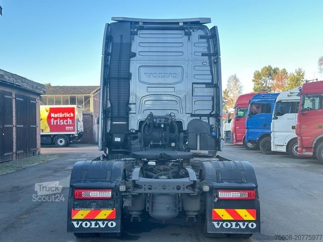 Standarta vilcējs VOLVO FH460 Globetrotter XL I Park ACC 2 Tanks Leder