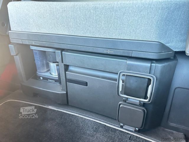 Standarta vilcējs VOLVO FH460 Globetrotter XL I Park ACC 2 Tanks Leder