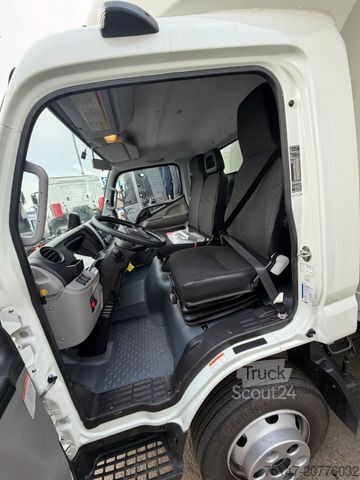 Fourgon tôlé FUSO Canter 7C18 3-Sitzer Klima Ladebordwand
