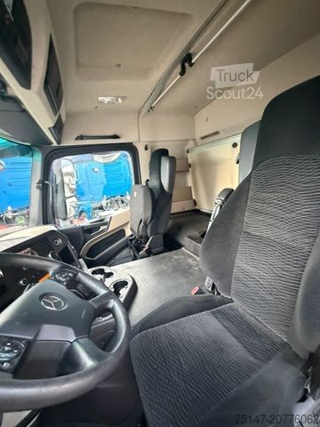 Camion de matières dangereuses MERCEDES-BENZ 1840 Actros ADR Klima