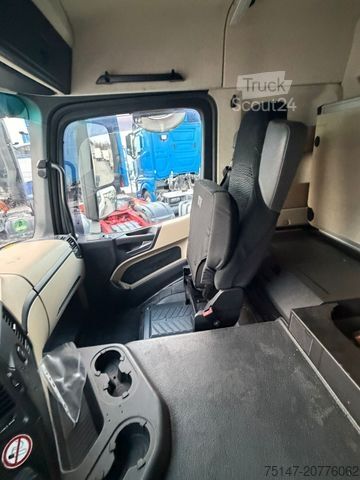 Camion de matières dangereuses MERCEDES-BENZ 1840 Actros ADR Klima