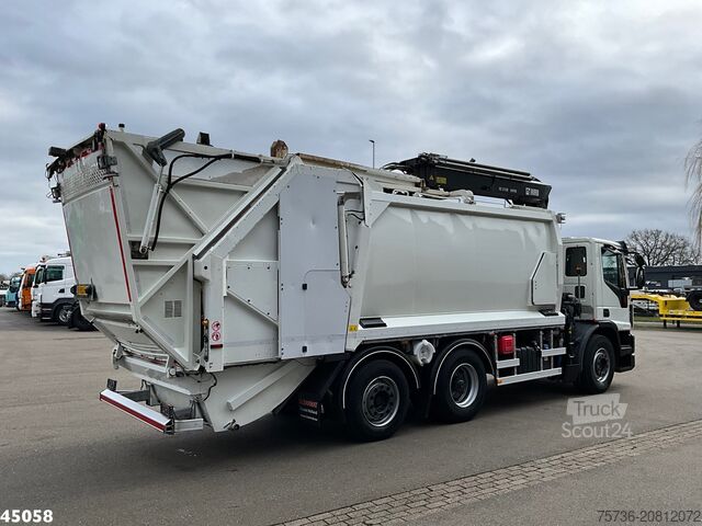 Veículo de recolha de resíduos Ginaf C 3128 NF Euro 6 Hiab 21 Tonmeter laadkraan Jus...