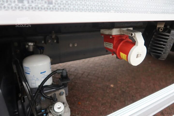 Volvo FE Volvo FE 280 4x2 Carrier Supra 1250 frigorífico/congelador + plataforma elevadora BAR 2000  Volvo FE Volvo FE 280 4x2 Carrier Supra 1250 Koel/Vri...