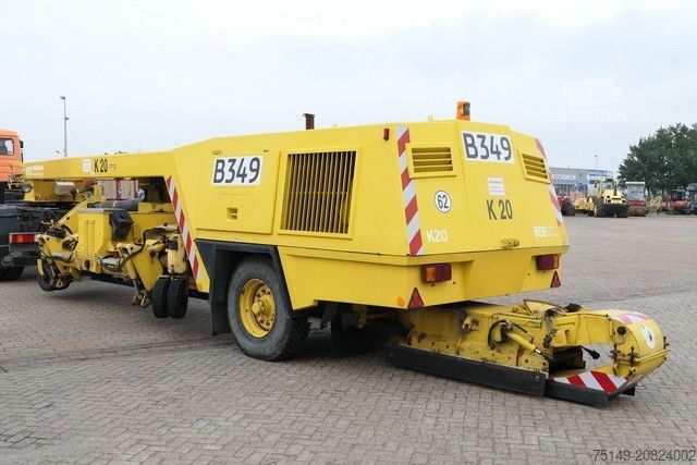 Semitrailer  Schörling KBG P17 B, Kehrbesen, Flughafen, V8