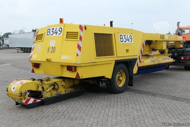 Semitrailer  Schörling KBG P17 B, Kehrbesen, Flughafen, V8