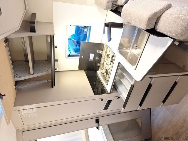 Polointegrovaný obytný vůz BÜRSTNER Campeo TD 660