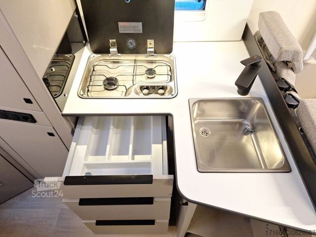 Polointegrovaný obytný vůz BÜRSTNER Campeo TD 660