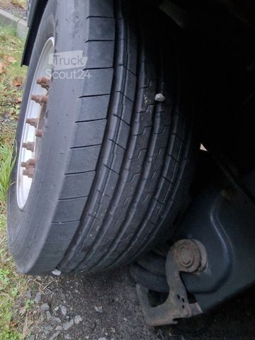 Nyitott ponyvás félpótkocsi WIELTON NS-3 Curtainsider 2x Liftachse, Edscha