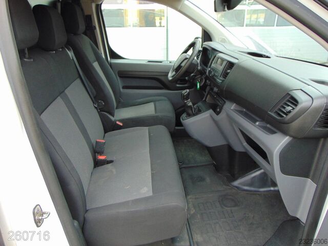 Slēgtais furgons PEUGEOT Expert 1.6 BlueHDI 95 L2 -KLIMA-