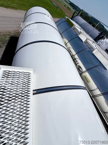 Tartály félpótkocsi KÄSSBOHRER V2A 28 cbm, APOLLO-Pumpe, Leer nur 5,5 to.