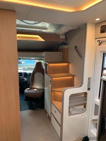 Polintegriran avtodom BÜRSTNER LYSEO GALLERY TD 649 G SUPER SALE