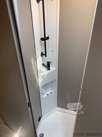 Polintegriran avtodom BÜRSTNER CAMPEO TD 676 G 6 Sitzplätze