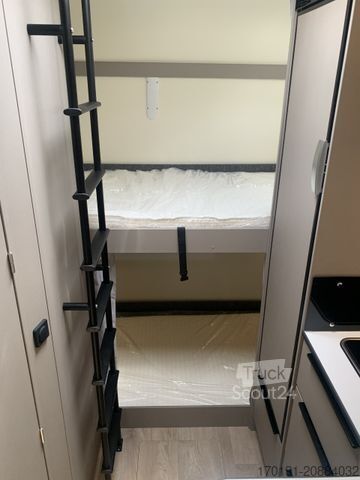 Polintegriran avtodom BÜRSTNER CAMPEO TD 676 G 6 Sitzplätze