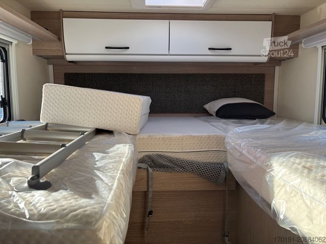 Polintegriran avtodom BÜRSTNER LYSEO TIME SKYLINE 690 G Safety Hubbett