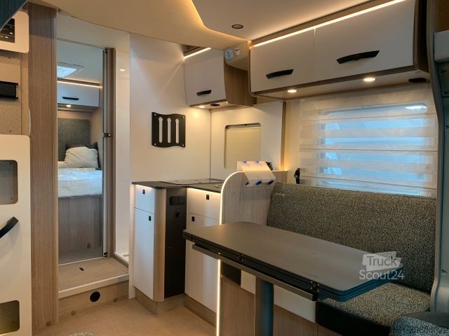 Polintegriran avtodom BÜRSTNER LYSEO TIME SKYLINE 732