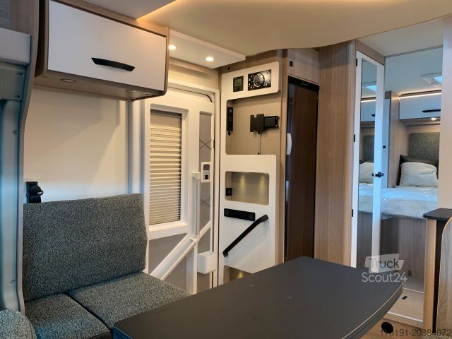 Polintegriran avtodom BÜRSTNER LYSEO TIME SKYLINE 732