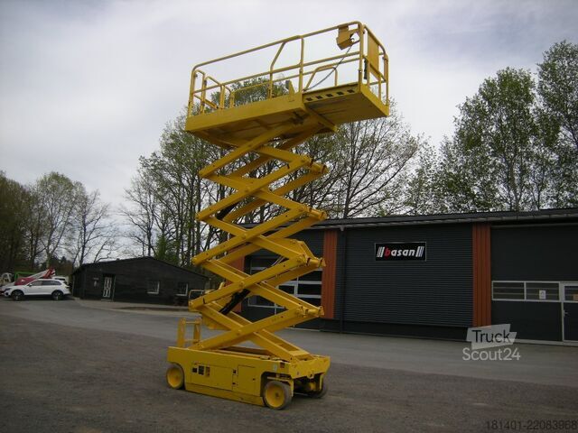 Scherenhebebühne Genie GS 3246