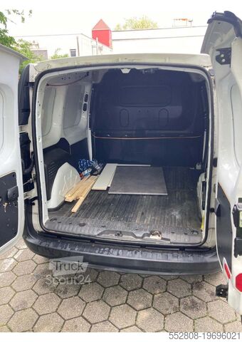 Furgonetă cu panou lung Mercedes-Benz Citan