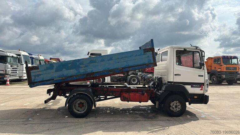 Kipper Mercedes-Benz SK 809 (POMPE MANUELLE / MANUAL PUMP / HELPER /...