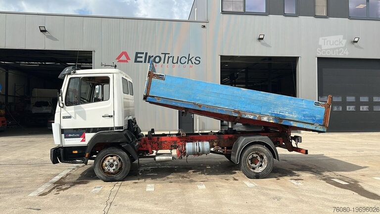 Kipper Mercedes-Benz SK 809 (POMPE MANUELLE / MANUAL PUMP / HELPER /...