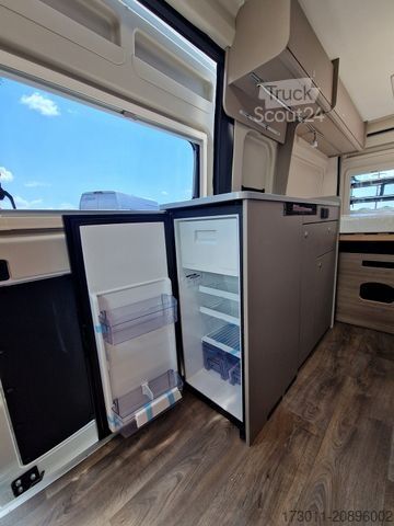 Camping-car CARADO CV 600 140PS Automat Markise
