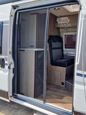 Camping-car CARADO CV 600 140PS Automat Markise