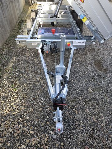 Trójstronna przyczepa wywrotka Böckmann DK-AL3718/35