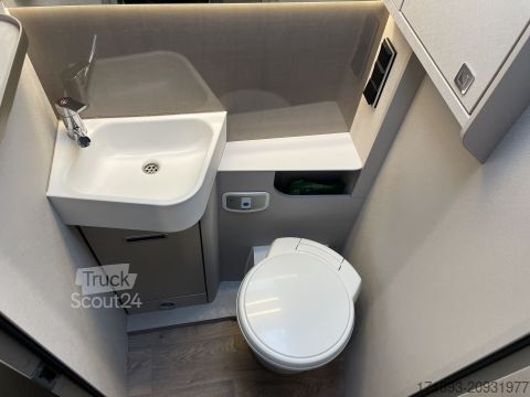 Caravana semiintegrada Hymer/Eriba Tramp S 685 Hubbett elektr./NP 132.866Euro