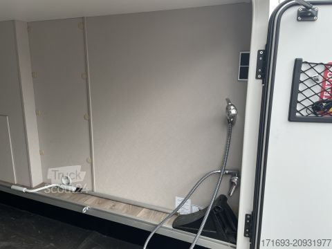 Caravana semiintegrada Hymer/Eriba Tramp S 685 Hubbett elektr./NP 132.866Euro