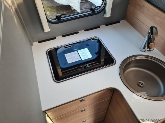 Puoliksi integroitu matkailuauto DETHLEFFS Just Camp T 7052 EB *3x Pakete/Solar/Kamera/18"*