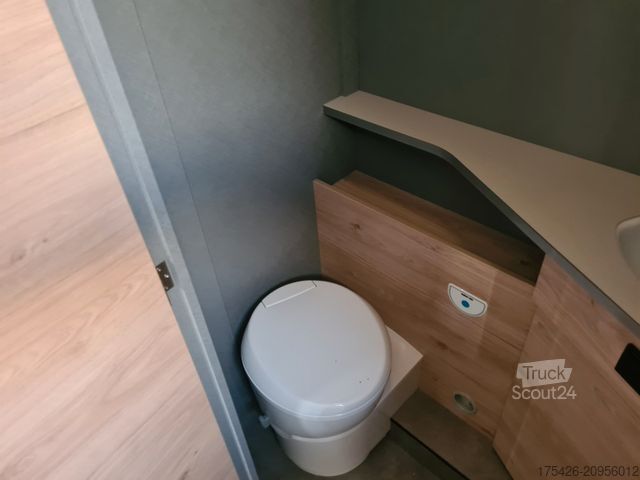 Puoliksi integroitu matkailuauto DETHLEFFS Just Camp T 7052 EB *3x Pakete/Solar/Kamera/18"*