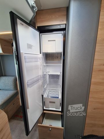 Teilintegriertes Wohnmobil DETHLEFFS Just Camp T 7052 EB *3x Pakete + Solar/18-Alu*