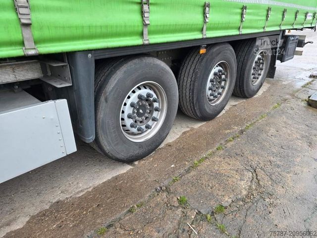 Auflieger mit Pritsche & Plane SCHMITZ CARGOBULL Gardine Standard, Lift, 12642 XL, Edscha