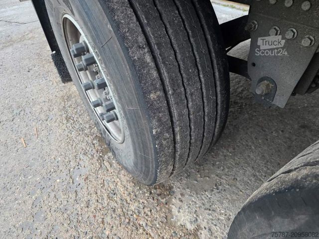 Auflieger mit Pritsche & Plane SCHMITZ CARGOBULL Gardine Standard, Lift, 12642 XL, Edscha